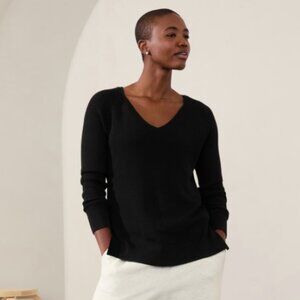 NWT Athleta Merino Wool Blend Hanover Refined V-Neck Sweater, black, size XS
